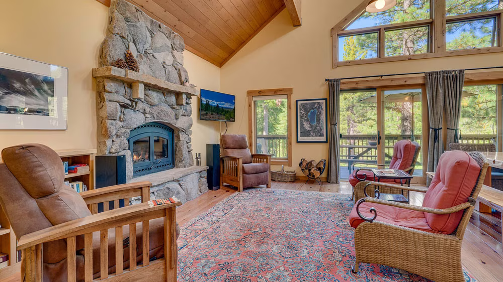 19901-La-Mirada-Rd-Truckee-CA-print-011-030-Living-Room-4200x2801-300dpi_11868_2023-08-29_13-12